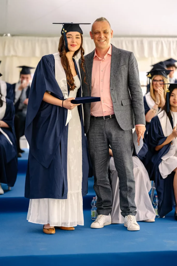 ib-diploma-ISF-Grad-371